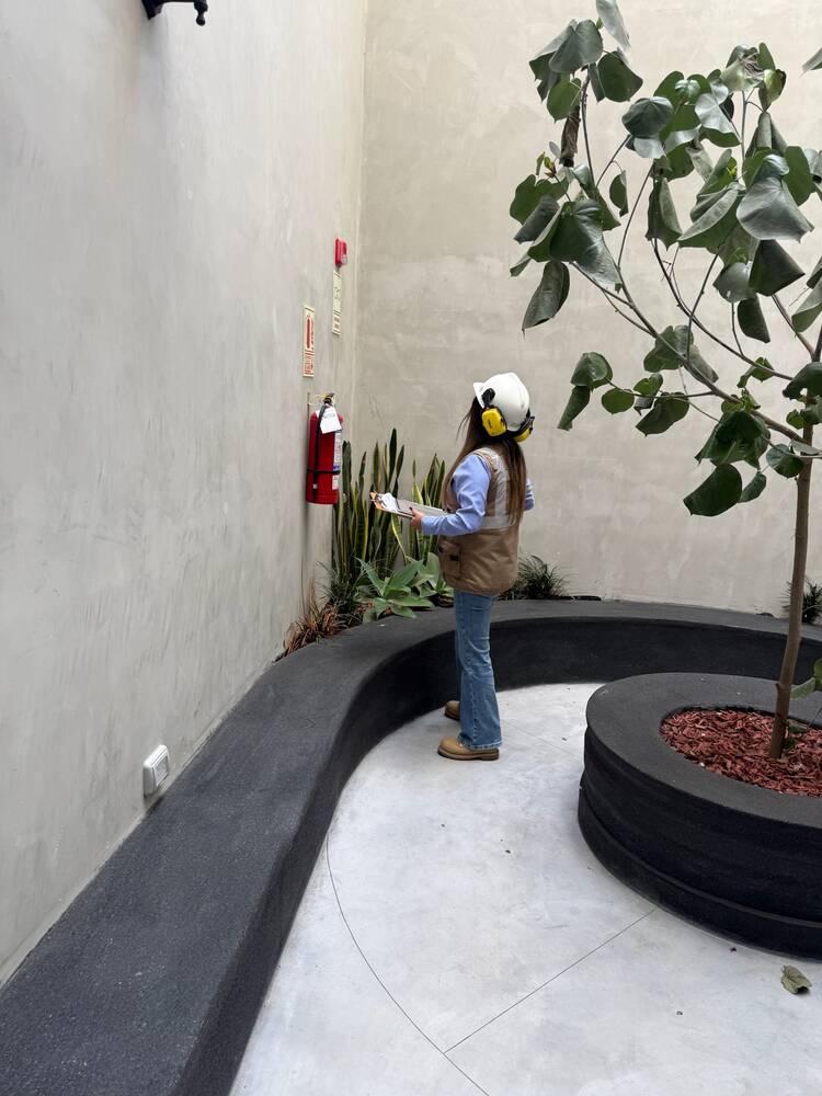 Jardín interior y áreas comunes